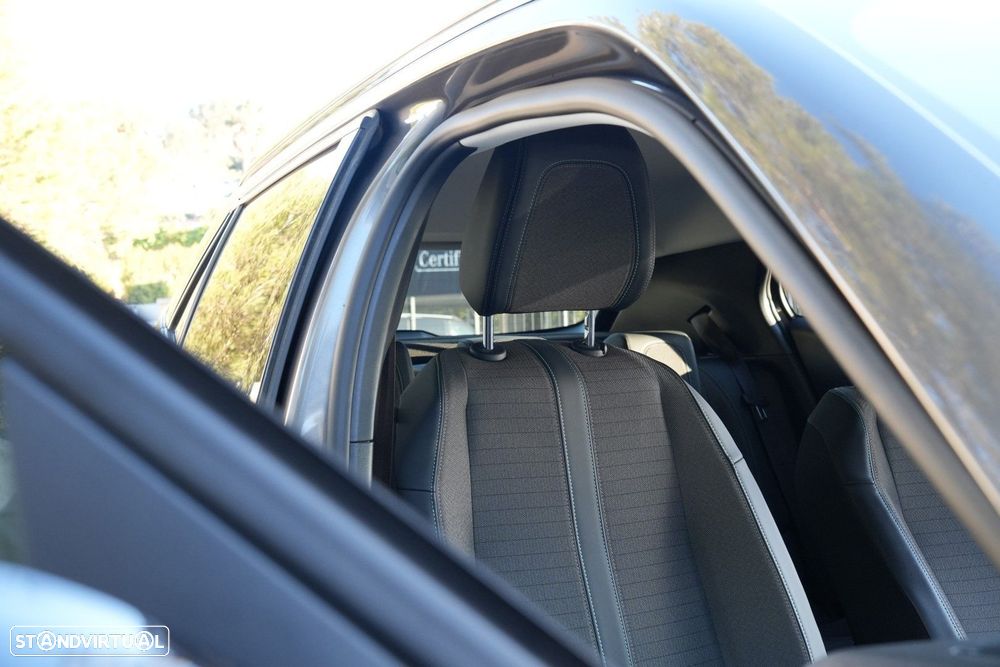 Peugeot 2008 1.2 PureTech Allure Pack - 27