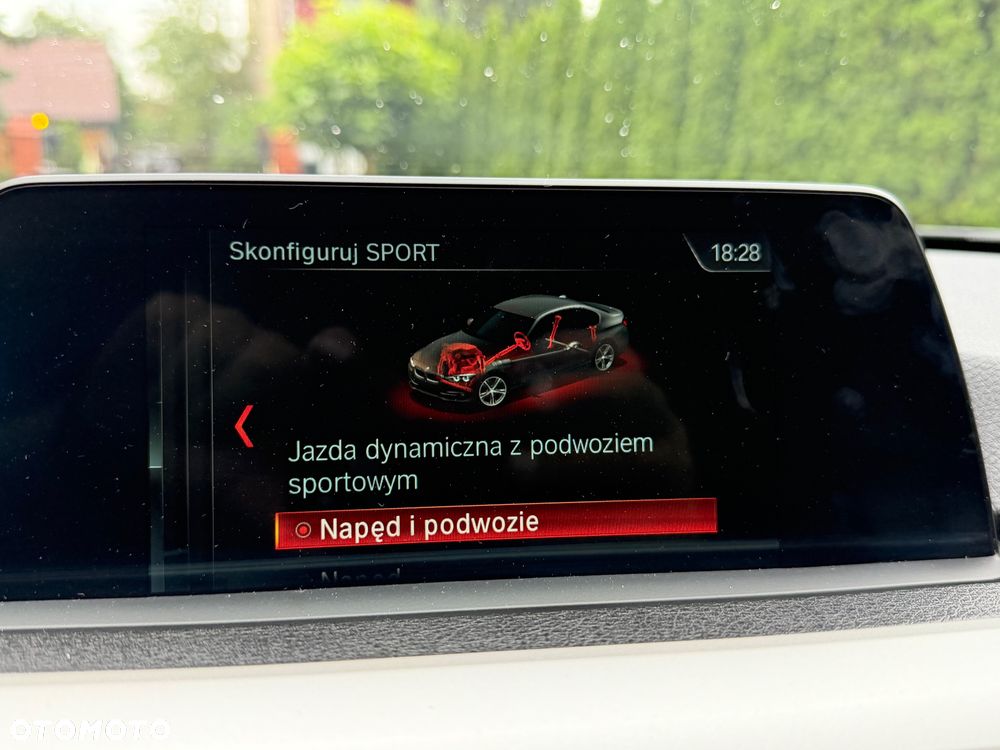 BMW Seria 3 320d Efficient Dynamic Edition Sport Line - 35