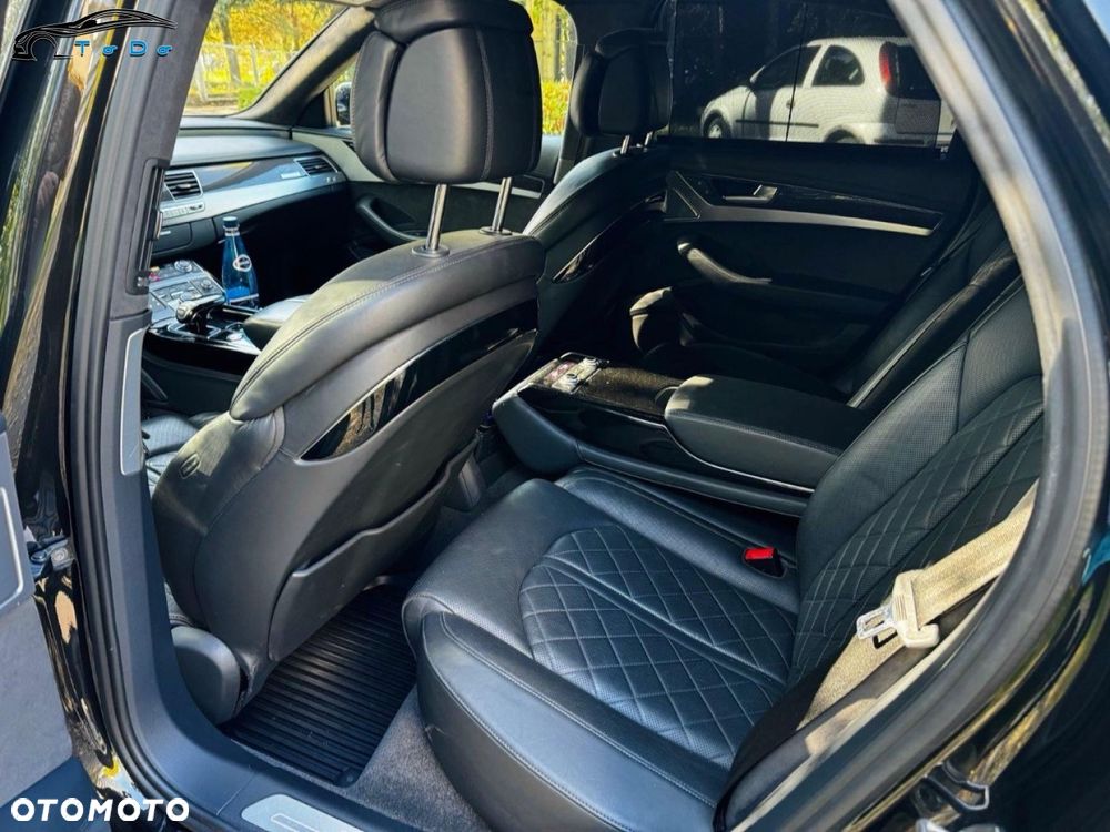 Audi S8 Plus - 15