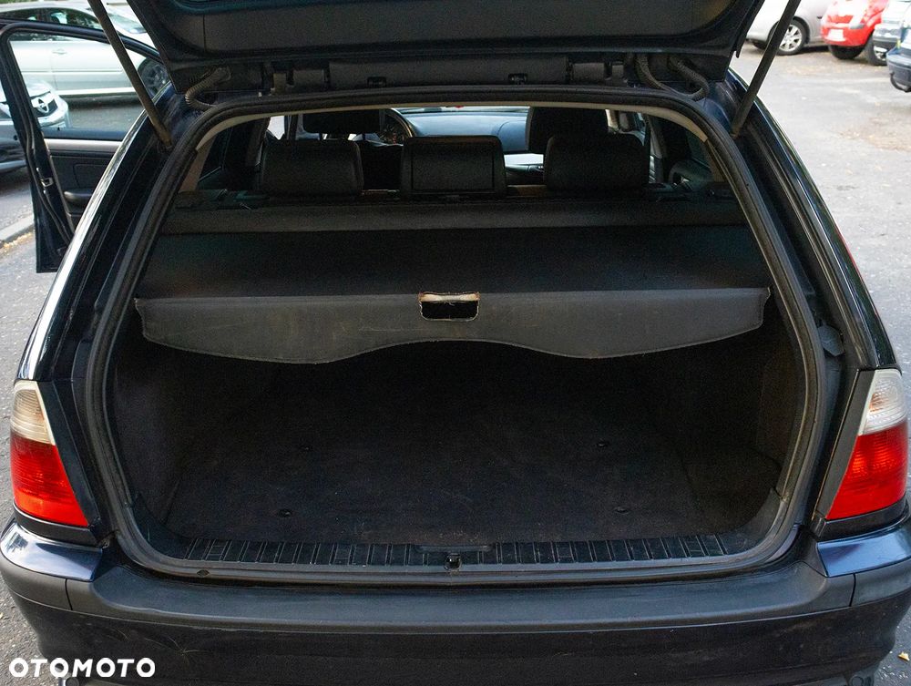 BMW Seria 3 320i - 9