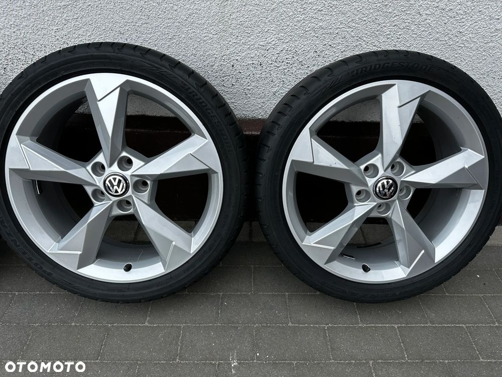 225 40 19 / Seat Leon VW Golf T-Roc Caddy Touran Passat Skoda Octavia AUDI A3 / 5x112 POLECAM / 5G0 / 5H0 - 4