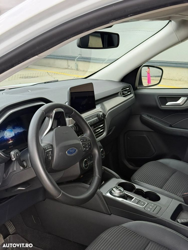 Ford Kuga - 4