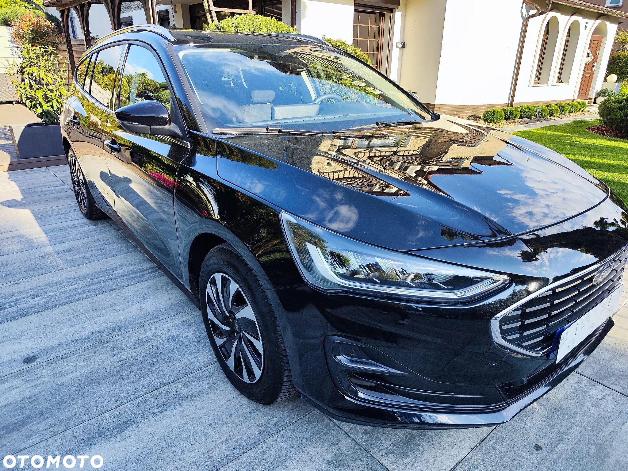Ford Focus 1.0 EcoBoost Hybrid TITANIUM - 1