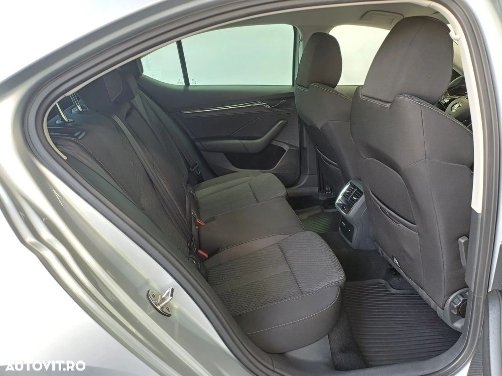 Skoda Octavia 2.0 TDI DSG Style - 33