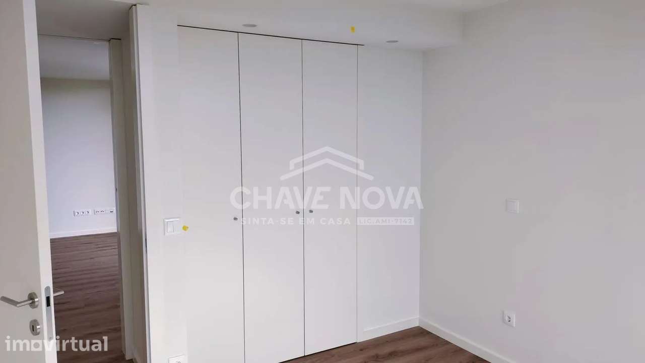 Apartamento T2 Novo c/ varanda e lugar de garagem em Vila Nova de Gaia - Grande imagem: 4/9
