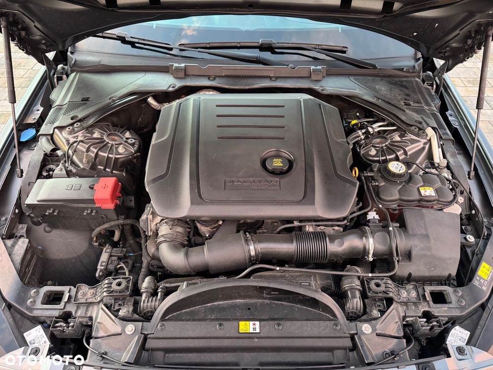 Jaguar XE 20d AWD Prestige - 18