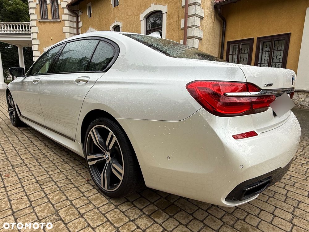 BMW Seria 7 750Li xDrive - 15