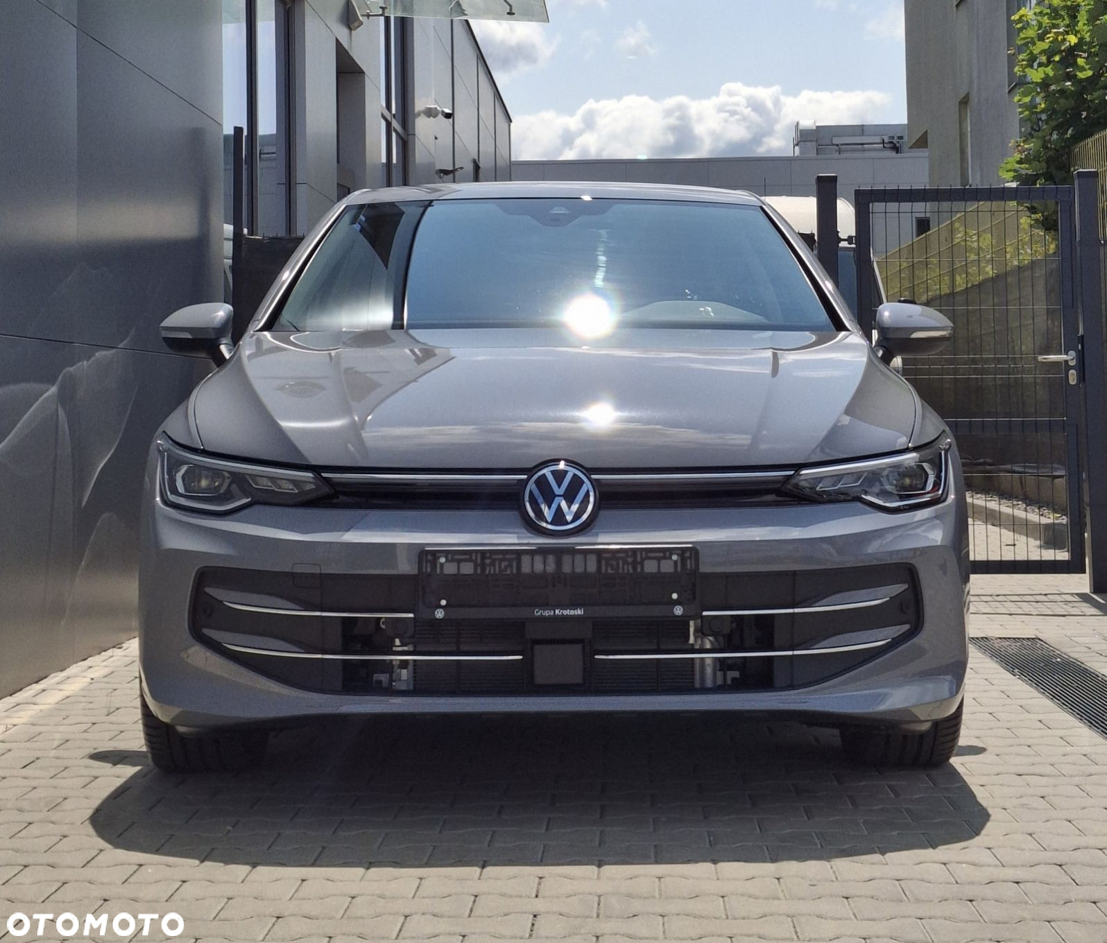 Volkswagen Golf - 2