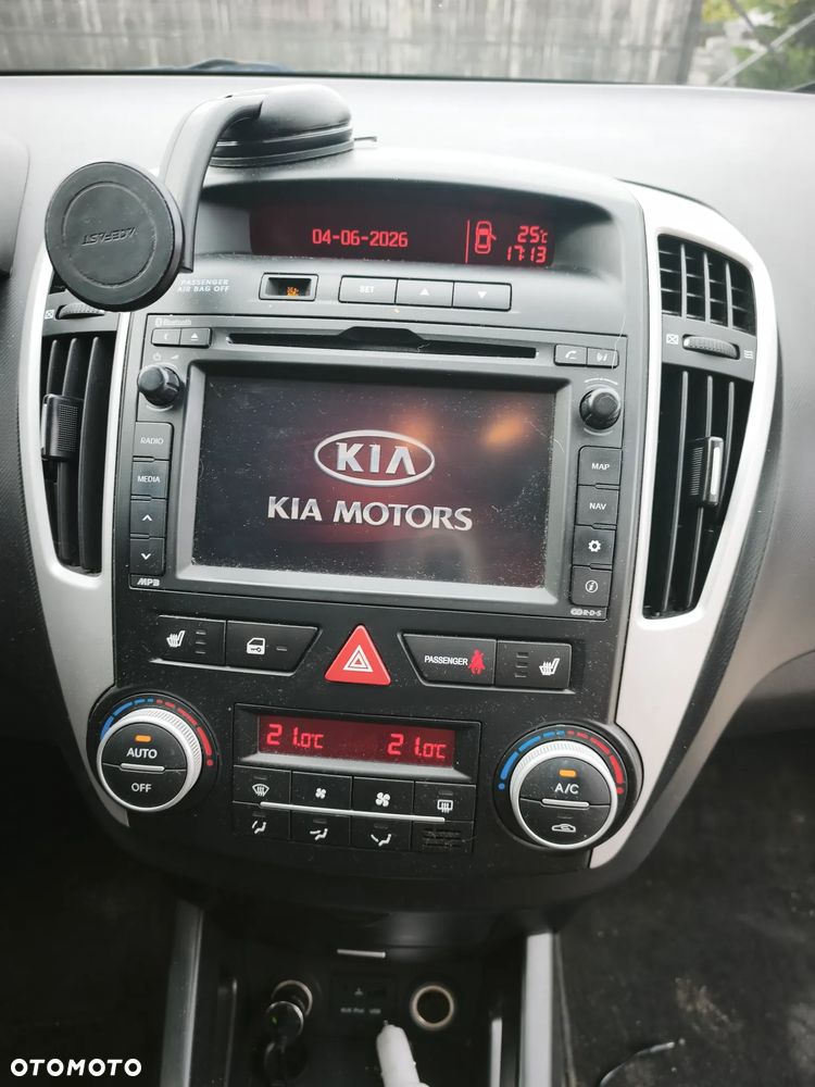 Kia Ceed 1.4 CVVT Attract - 6