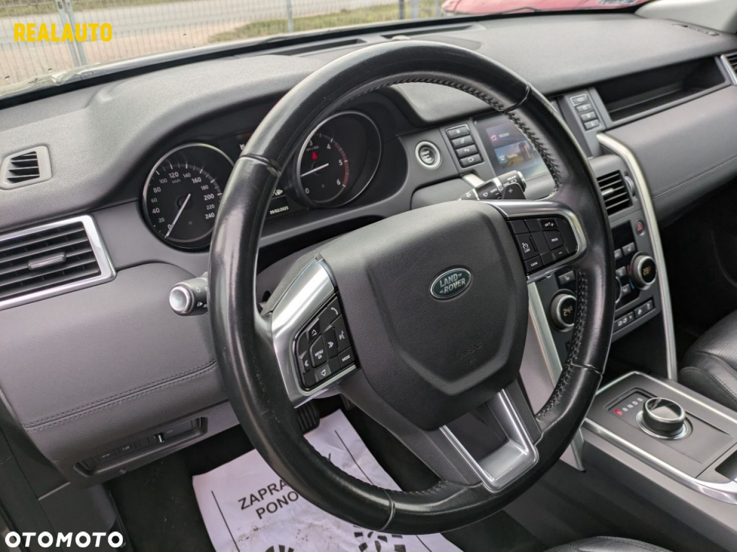 Land Rover Discovery Sport - 11