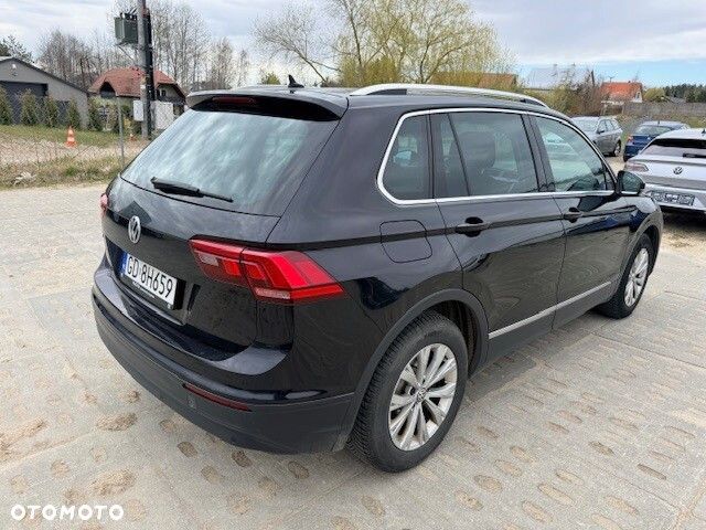 Volkswagen Tiguan - 4