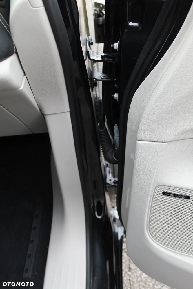 Chrysler Pacifica - 15