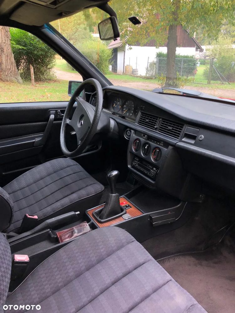 Mercedes-Benz W201 (190) - 27