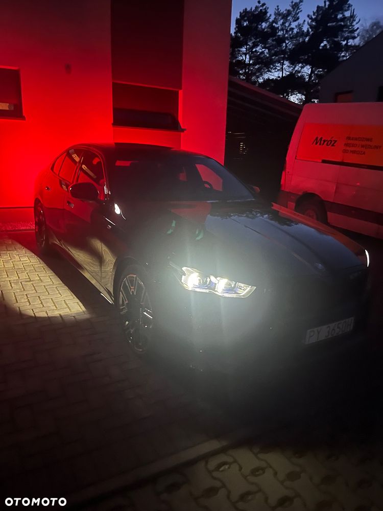 BMW Seria 5 550e xDrive - 24