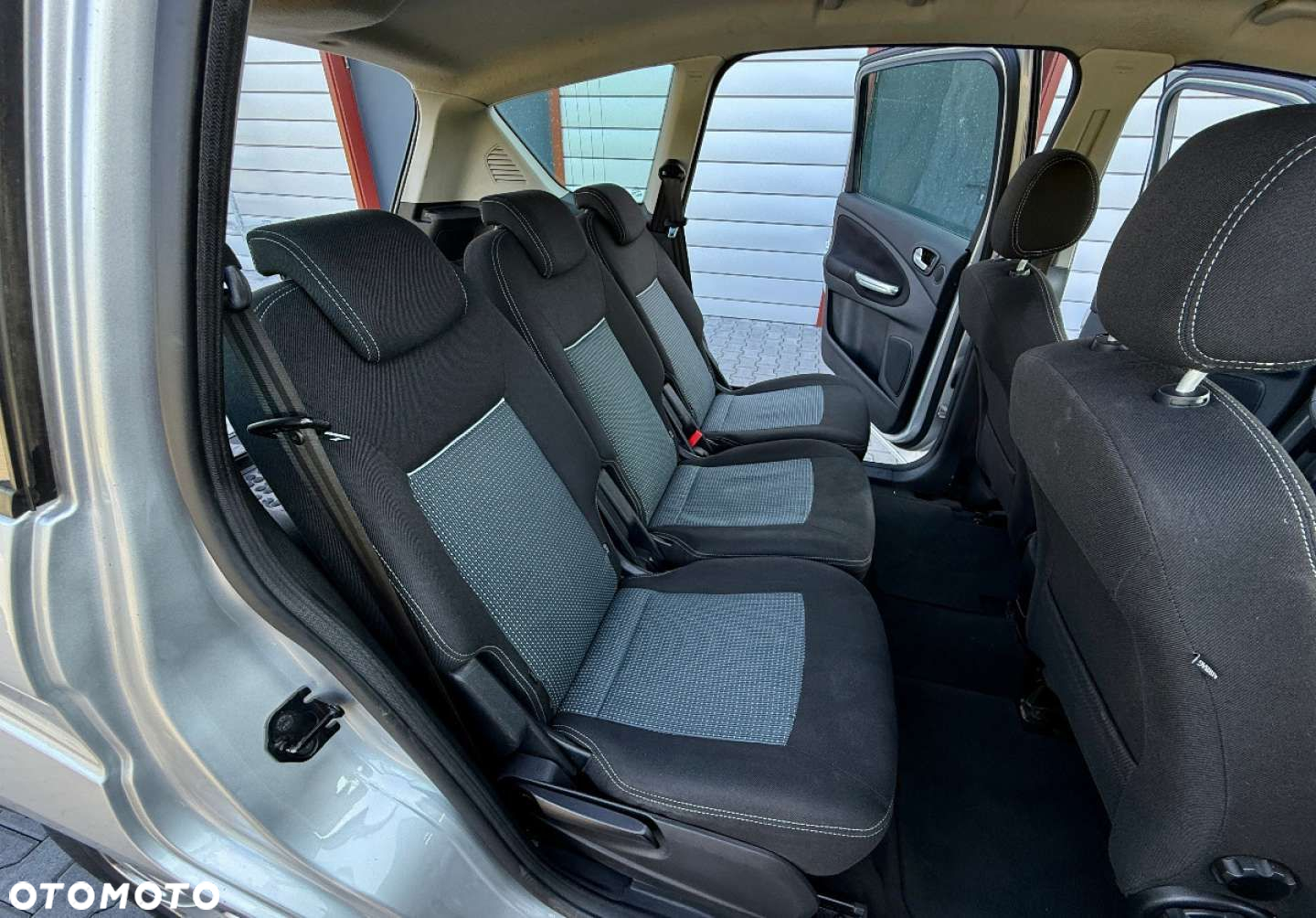 Ford S-Max - 18