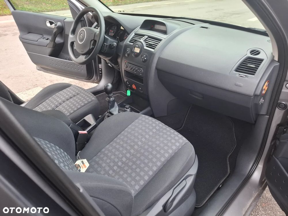 Renault Megane 1.5 dCi FAP eco - 12