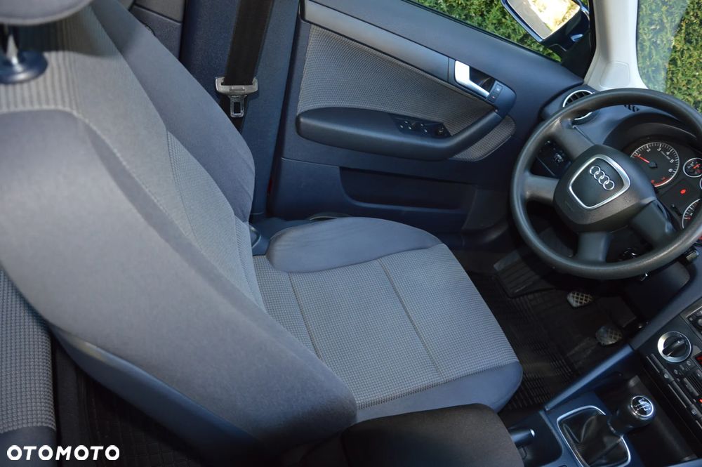 Audi A3 Sportback 1.6 Ambition - 14