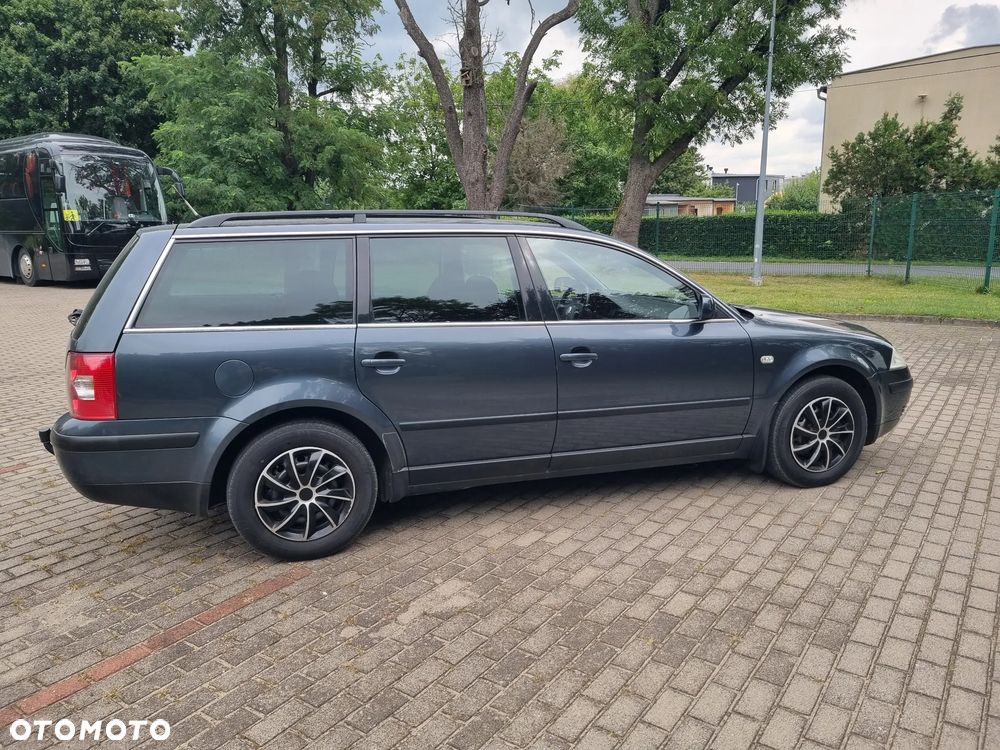 Volkswagen Passat 1.6 Comfortline Family - 5