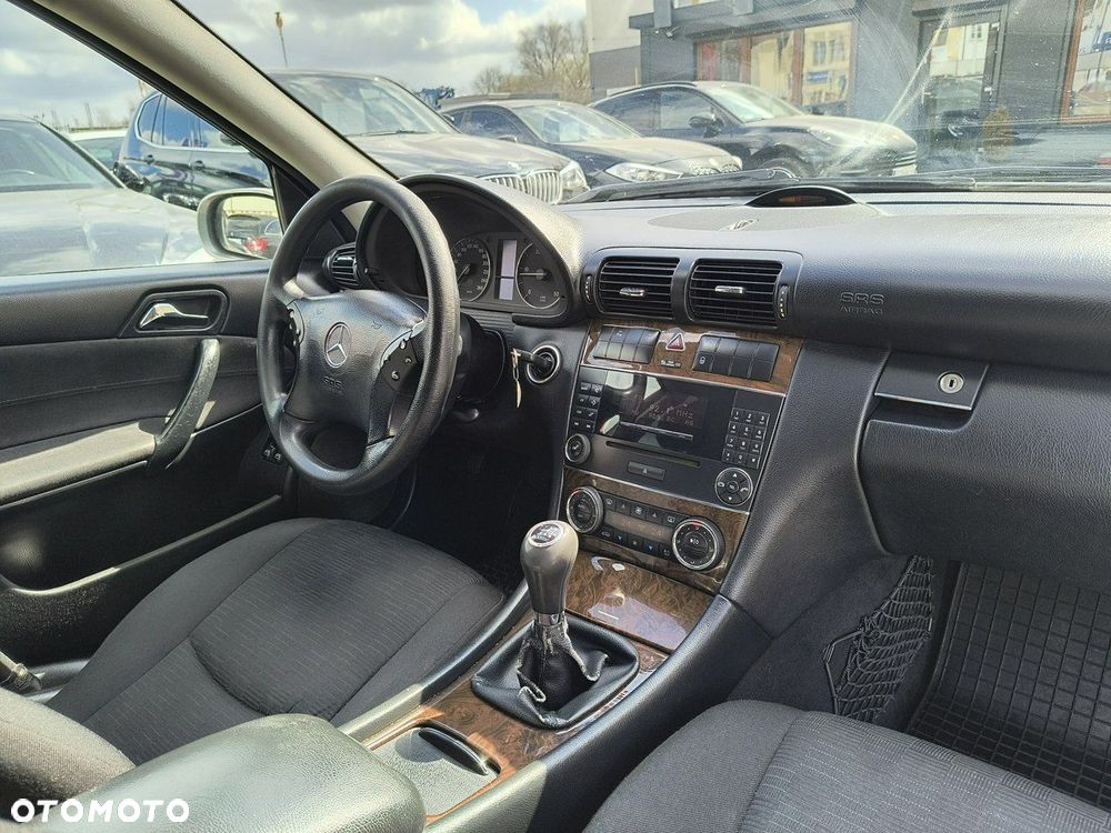 Mercedes-Benz Klasa C 200 CDI Classic - 17