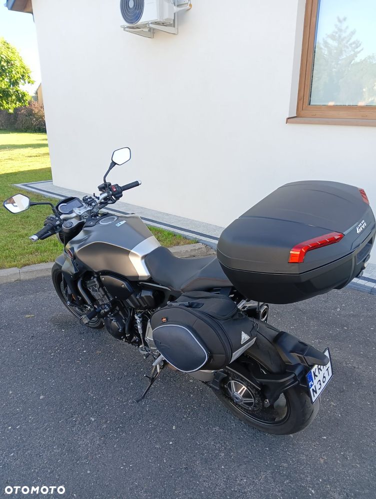 Honda CB - 9