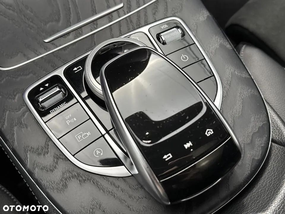 Mercedes-Benz Klasa E 220 d 4-Matic AMG - 19