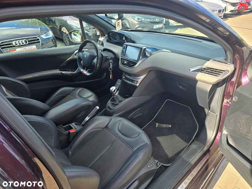 Peugeot 208 - 11