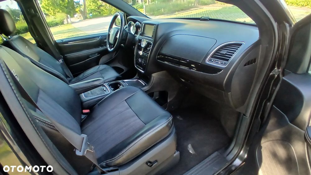 Lancia Voyager 2.8 Multijet 16v Platinum - 23