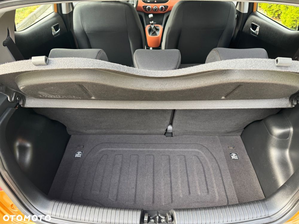 Hyundai i10 1.2 Fifa World Cup Edition - 30