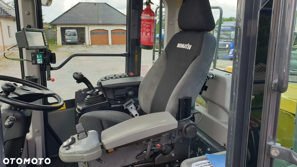 Komatsu WA-470-8,sprowadzona,nowe opony,full wersja - 30