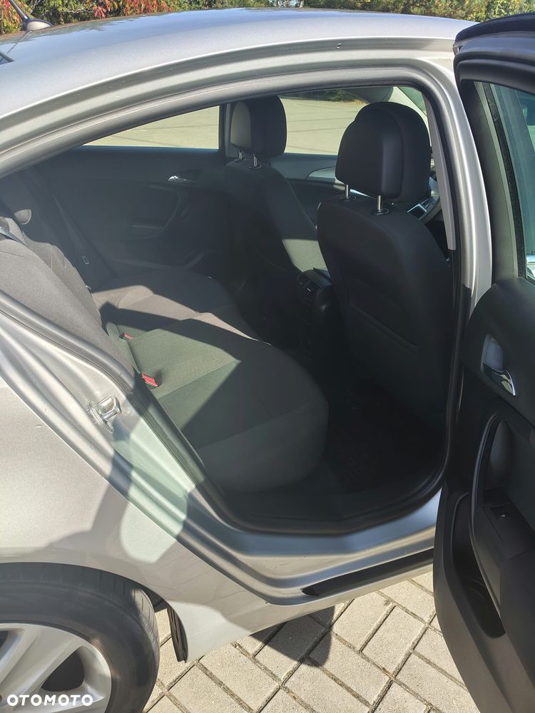 Opel Insignia - 10
