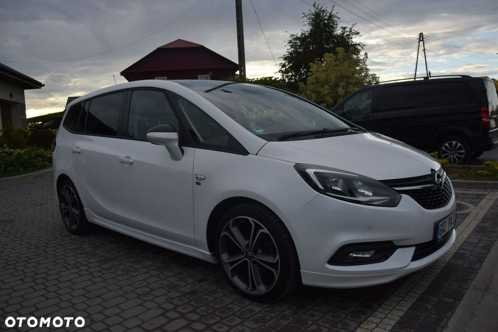 Opel Zafira 1.4 Turbo (ecoFLEX) Start/Stop ON - 10