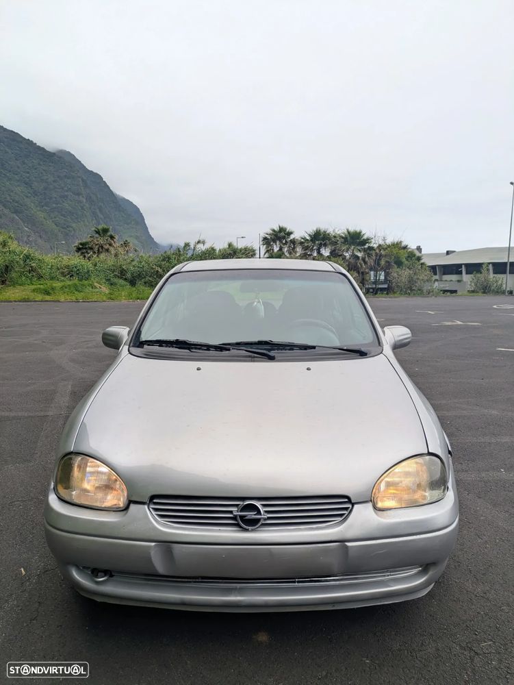 Opel Corsa 1.2 16V Sport - 1