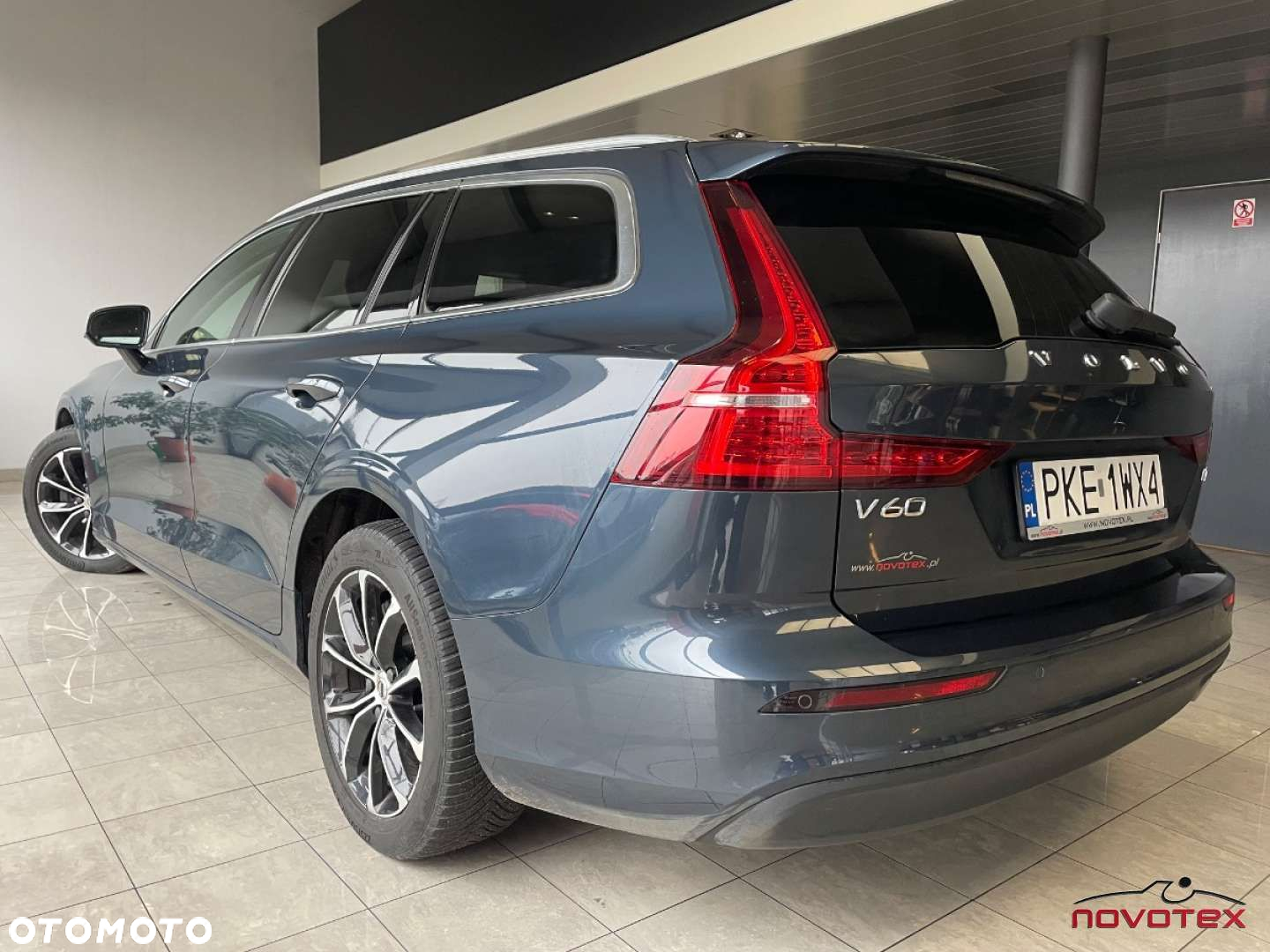 Volvo V60 D3 Momentum Pro - 4