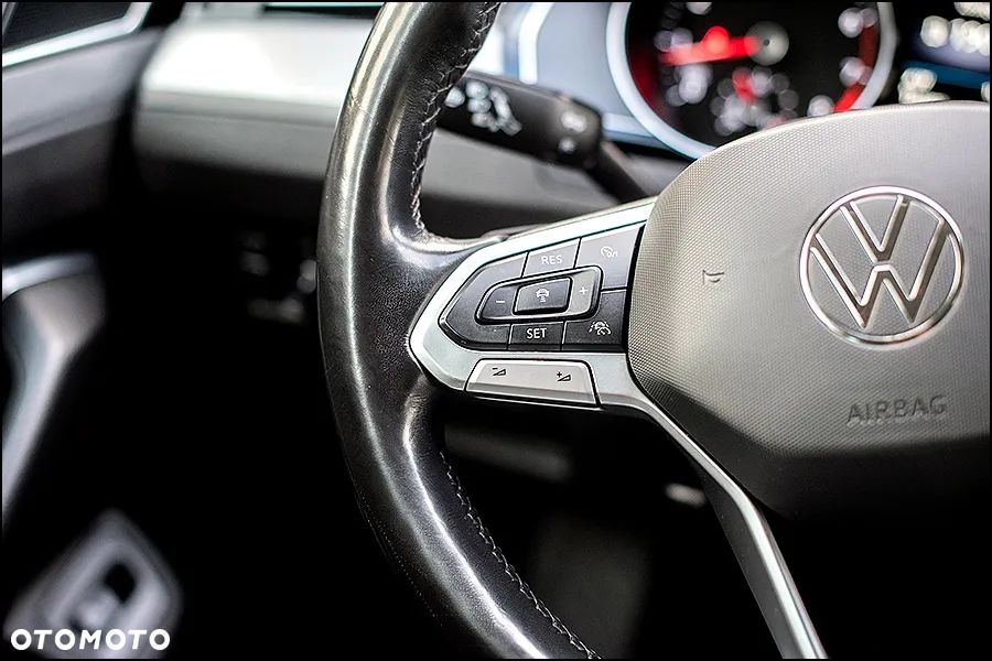 Volkswagen Passat - 20