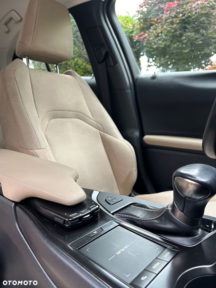 Lexus UX 200 GPF Business 2WD - 14