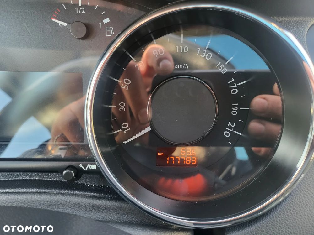 Peugeot 5008 2.0 HDi Allure - 21