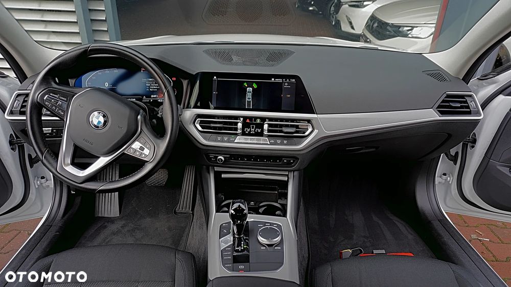 BMW Seria 3 320d - 13