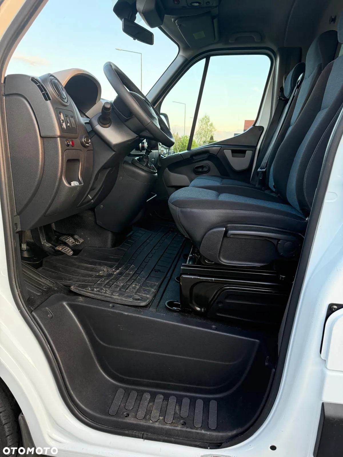 Nissan NV400 - 14