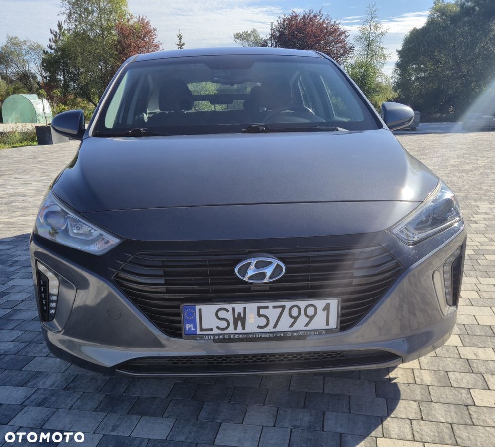 Hyundai IONIQ - 4