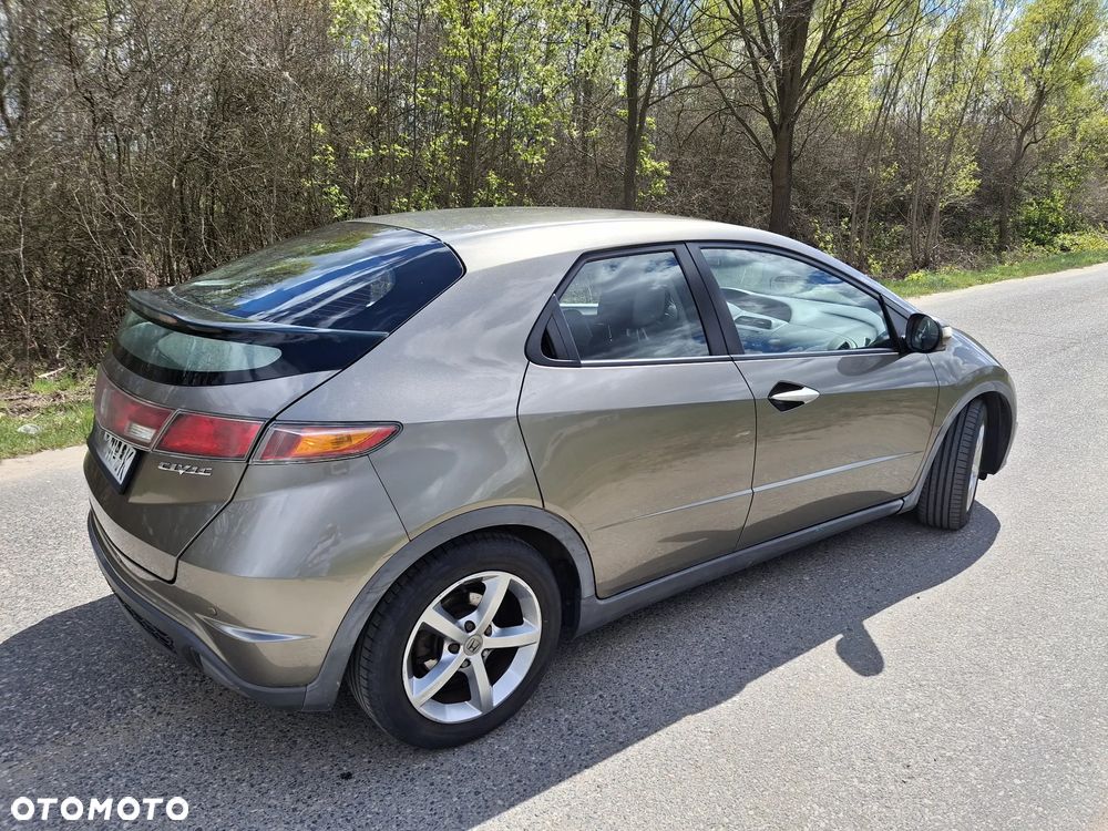 Honda Civic 1.4 Base - 9