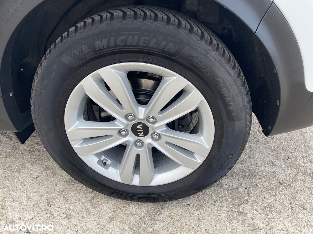 Kia Sportage 1.7 DSL 6MT 4x2 Plus - 12