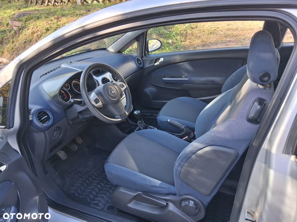 Opel Corsa 1.4 16V Edition - 9