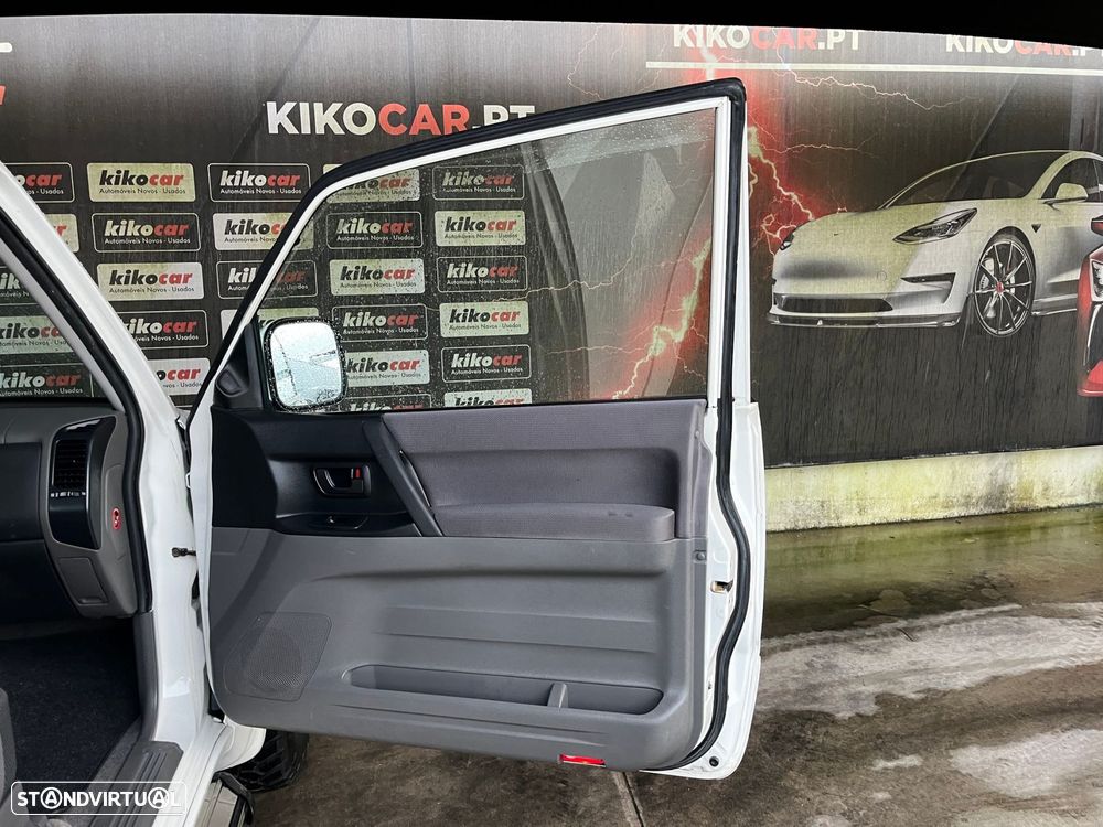 Mitsubishi Pajero 3.2 DI-D GLS - 41