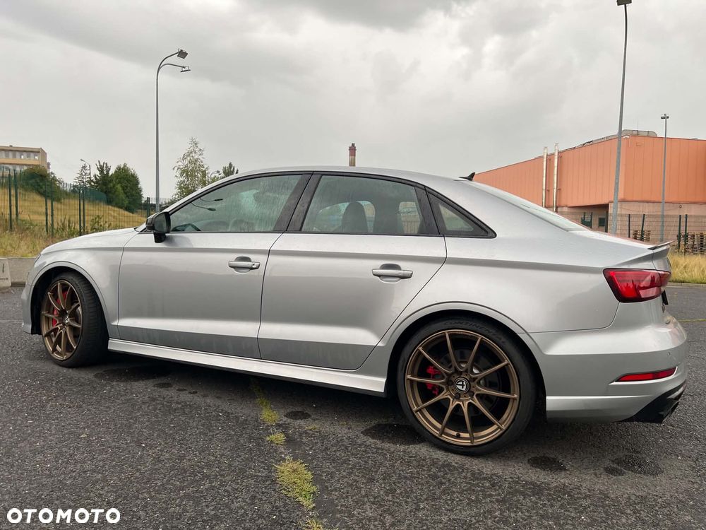 Audi RS3 Limousine - 10