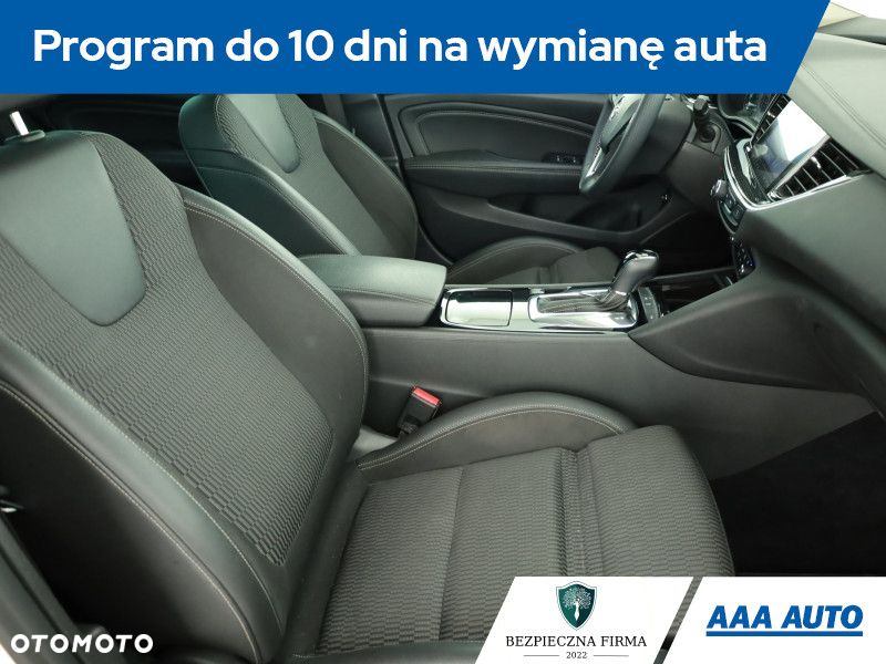 Opel Insignia - 8