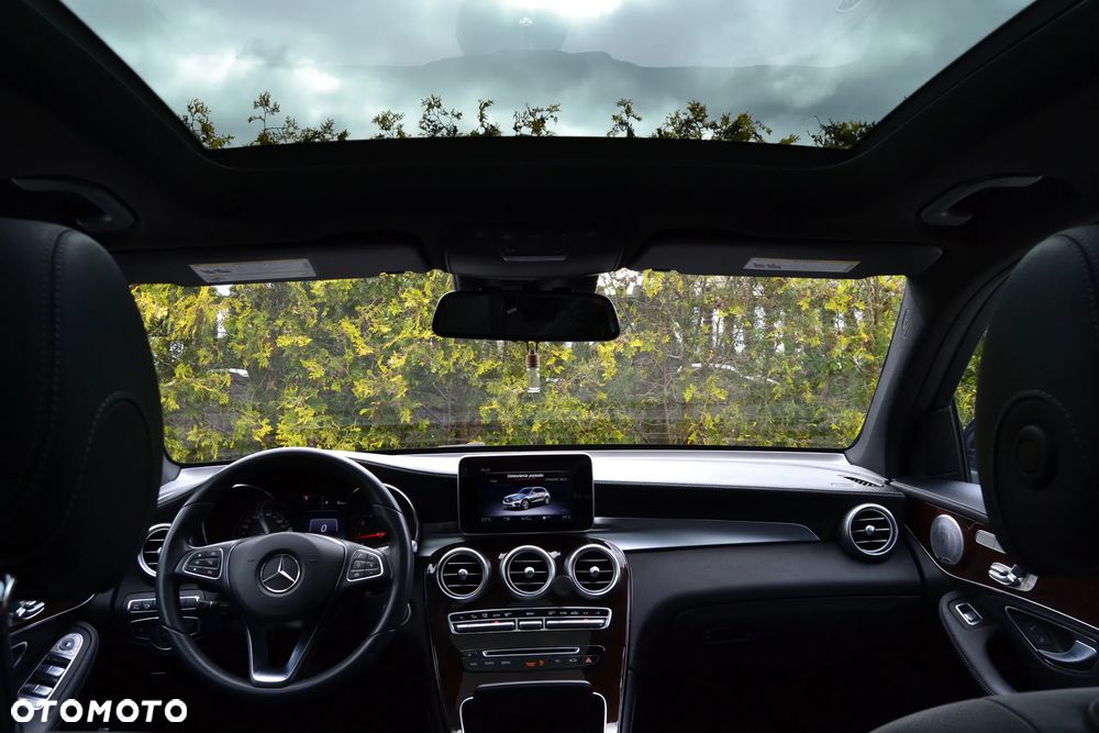 Mercedes-Benz GLC 300 4Matic 9G-TRONIC Exclusive - 33