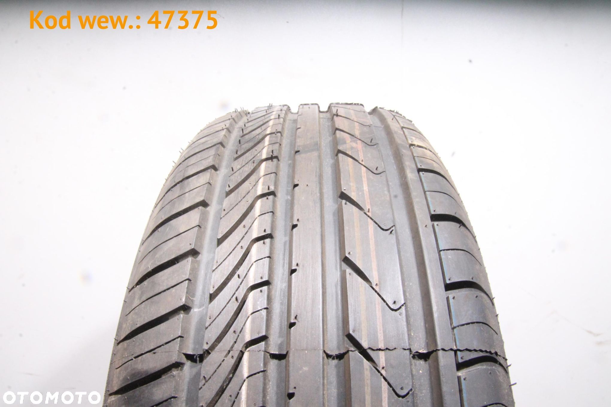 Opona Mirage MR-HP172 - 215/60 R17 - 1