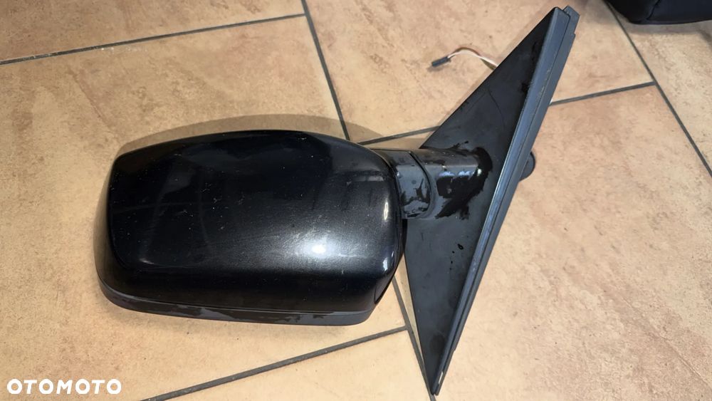 LUSTERKO BMW E60 E61 4 PIN LIFT PRAWE - 2