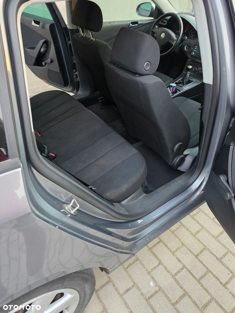 Volkswagen Passat 2.0 FSI Individual - 15