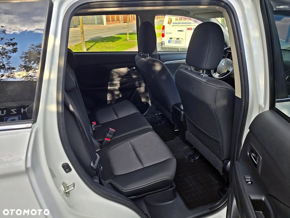 Mitsubishi Outlander 2.0 2WD Invite - 18